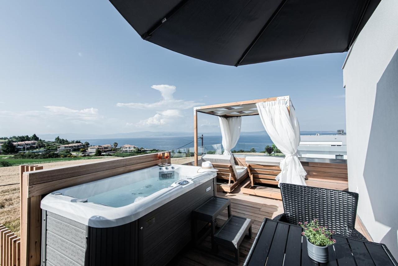 King's & Queen's - With Private Pool