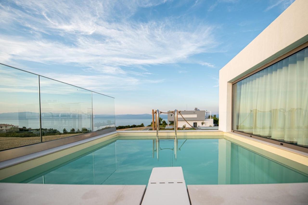 King's & Queen's - With Private Pool