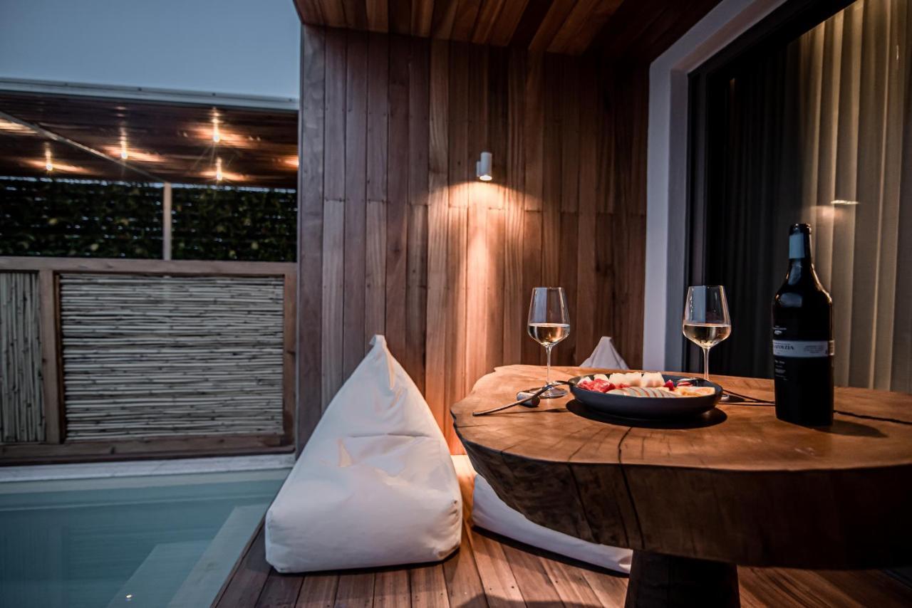 King's & Queen's - With Private Pool Ξενοδοχείο με διαμερίσματα